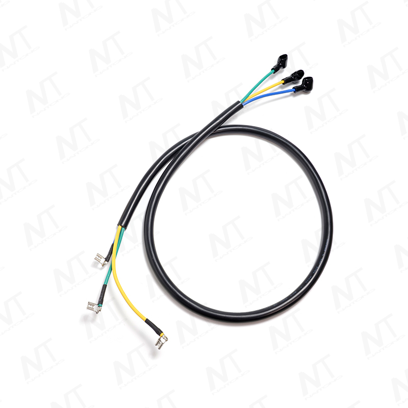 Arnés principal del adaptador de cable con núcleo revestido de negro con anillo de tierra tipo O en un extremo y terminal de pala de 4,8 mm en el otro